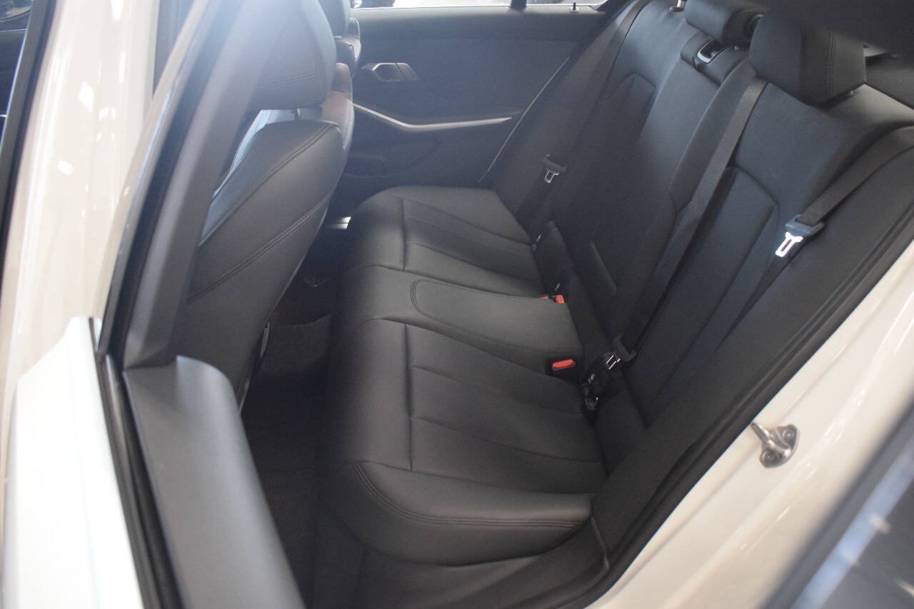 Used 2019 BMW 330i Sedan w/ Driving Assistance Package RWD image 52