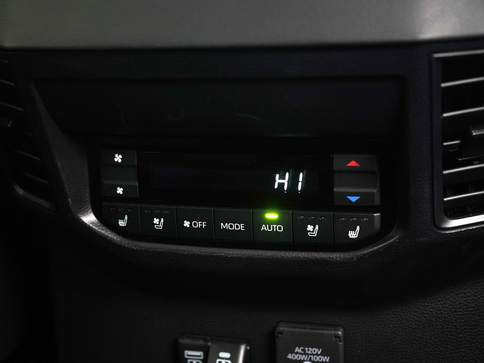 Used 2025 Toyota Sequoia Platinum image 16