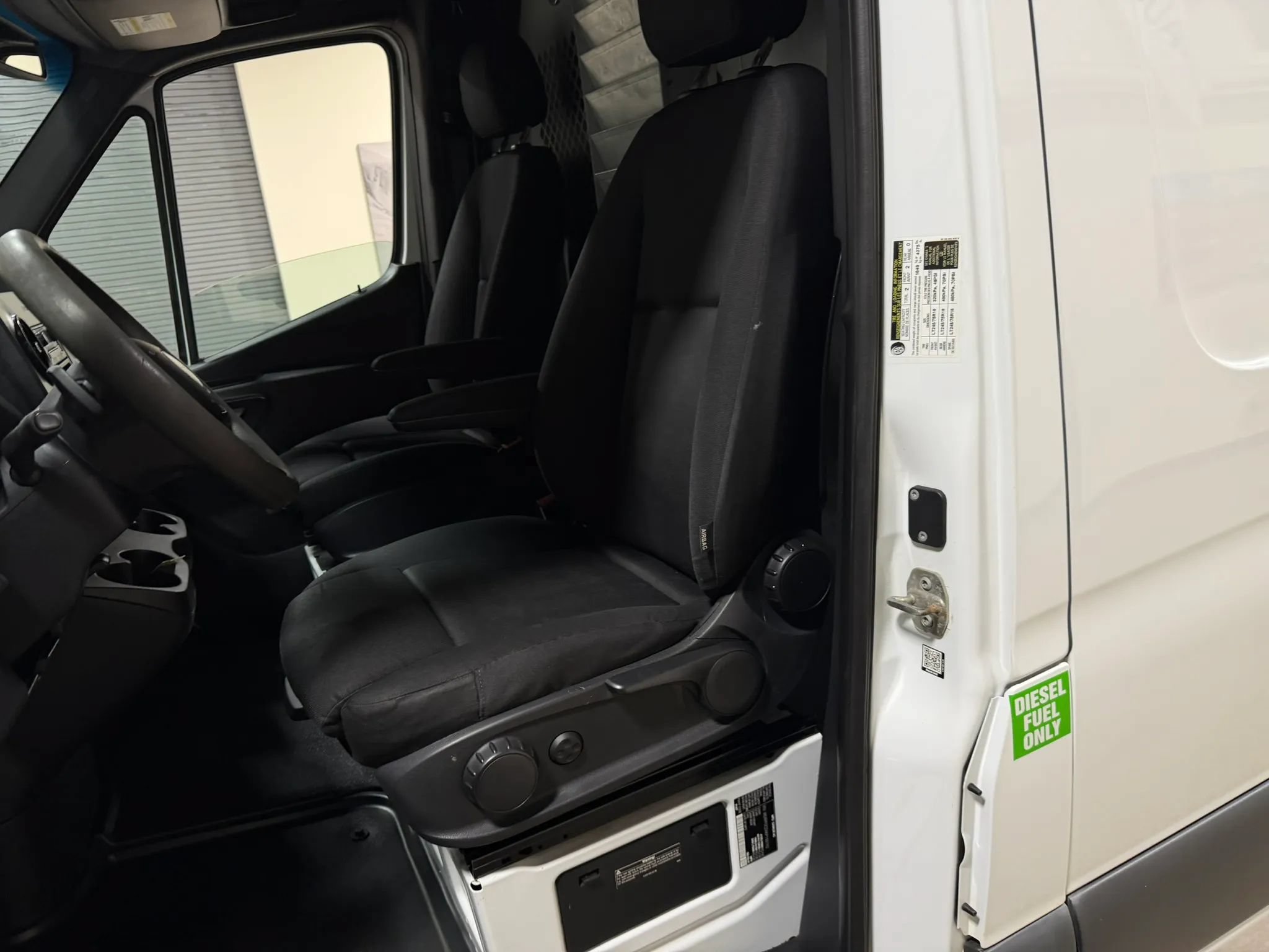 Used 2019 Freightliner Sprinter 144 RWD image 34