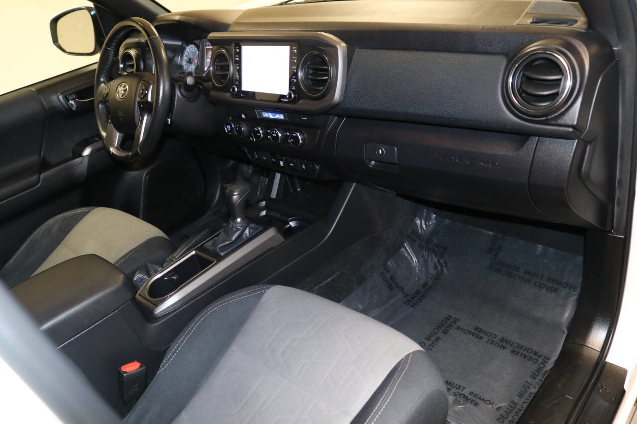 Used 2022 Toyota Tacoma TRD Off-Road image 74