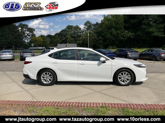 Used 2025 Toyota Camry LE FWD image 8
