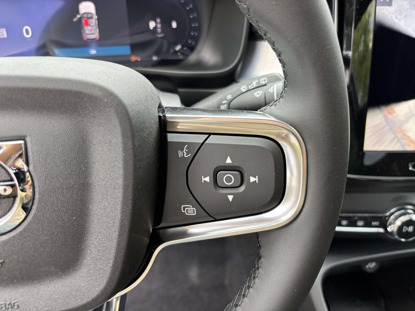 New 2026 Volvo XC40 B5 Ultra w/ Protection Package Premier AWD/4WD image 18