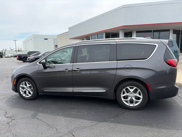 Used 2019 Chrysler Pacifica Touring-L Plus FWD image 8
