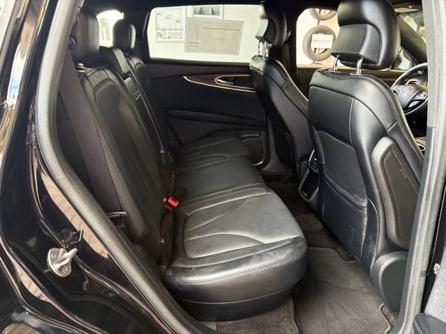 Used 2018 Lincoln MKX Reserve w/ Cargo Utility Package FWD image 19