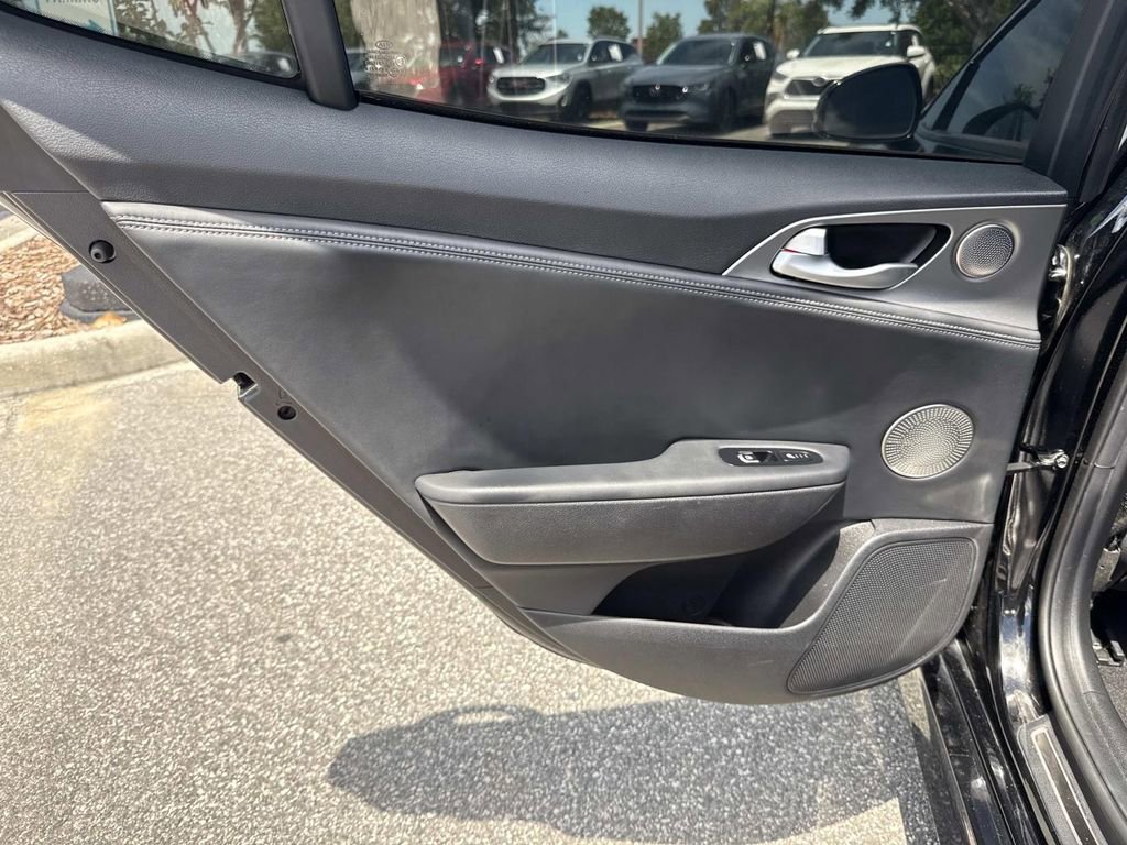 Used 2020 Kia Stinger GT2 RWD image 13