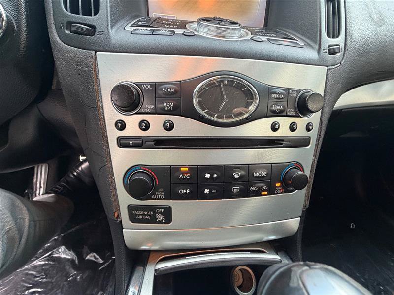 Used 2010 INFINITI G37 Convertible w/ Premium Pkg RWD image 38