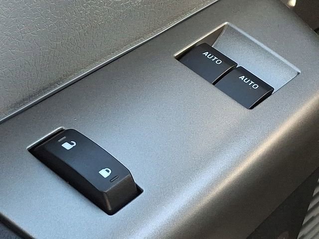 Used 2023 Ford F650 2WD Regular Cab Super Duty image 26