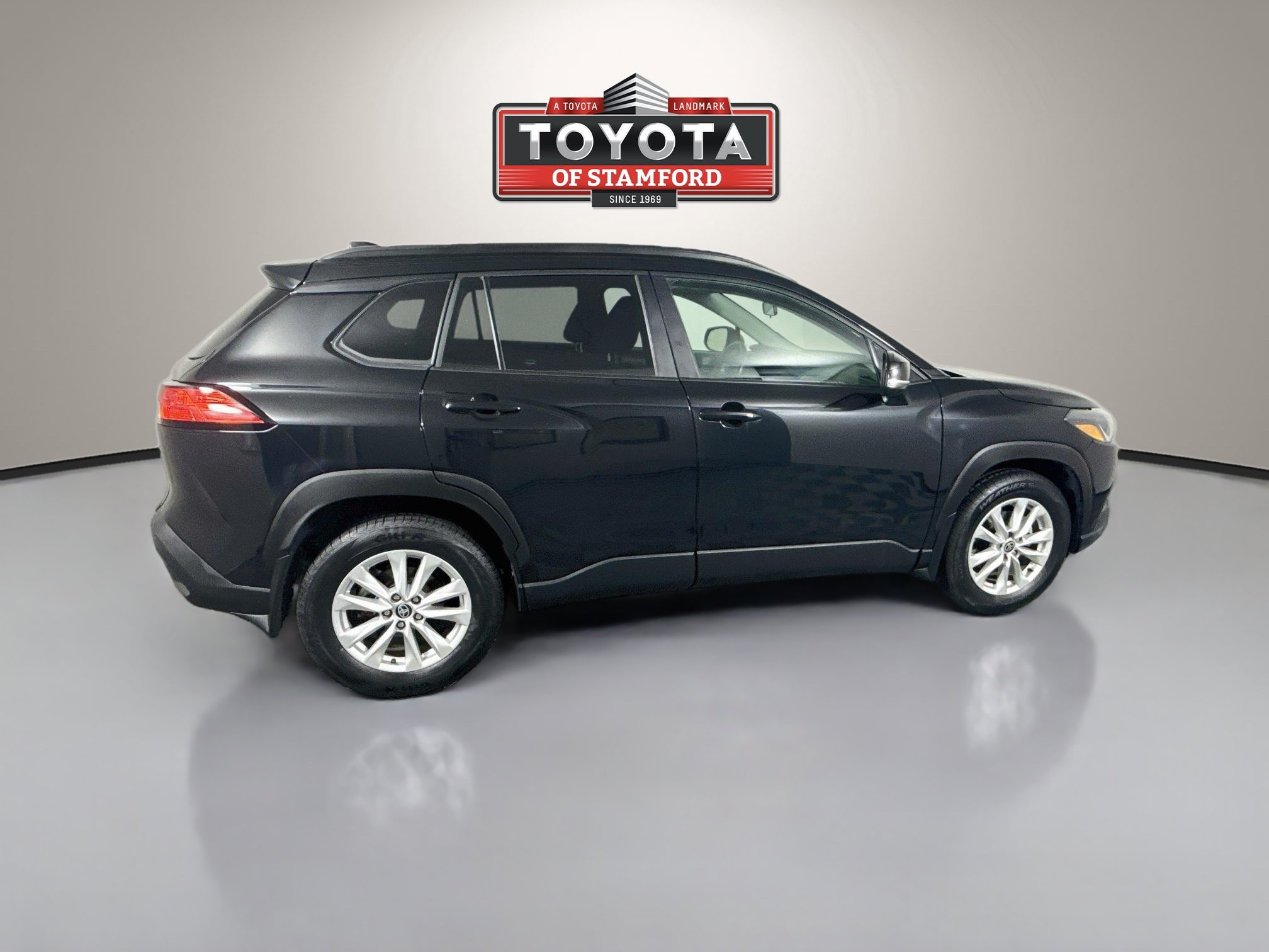 Certified 2023 Toyota Corolla Cross LE AWD/4WD image 8