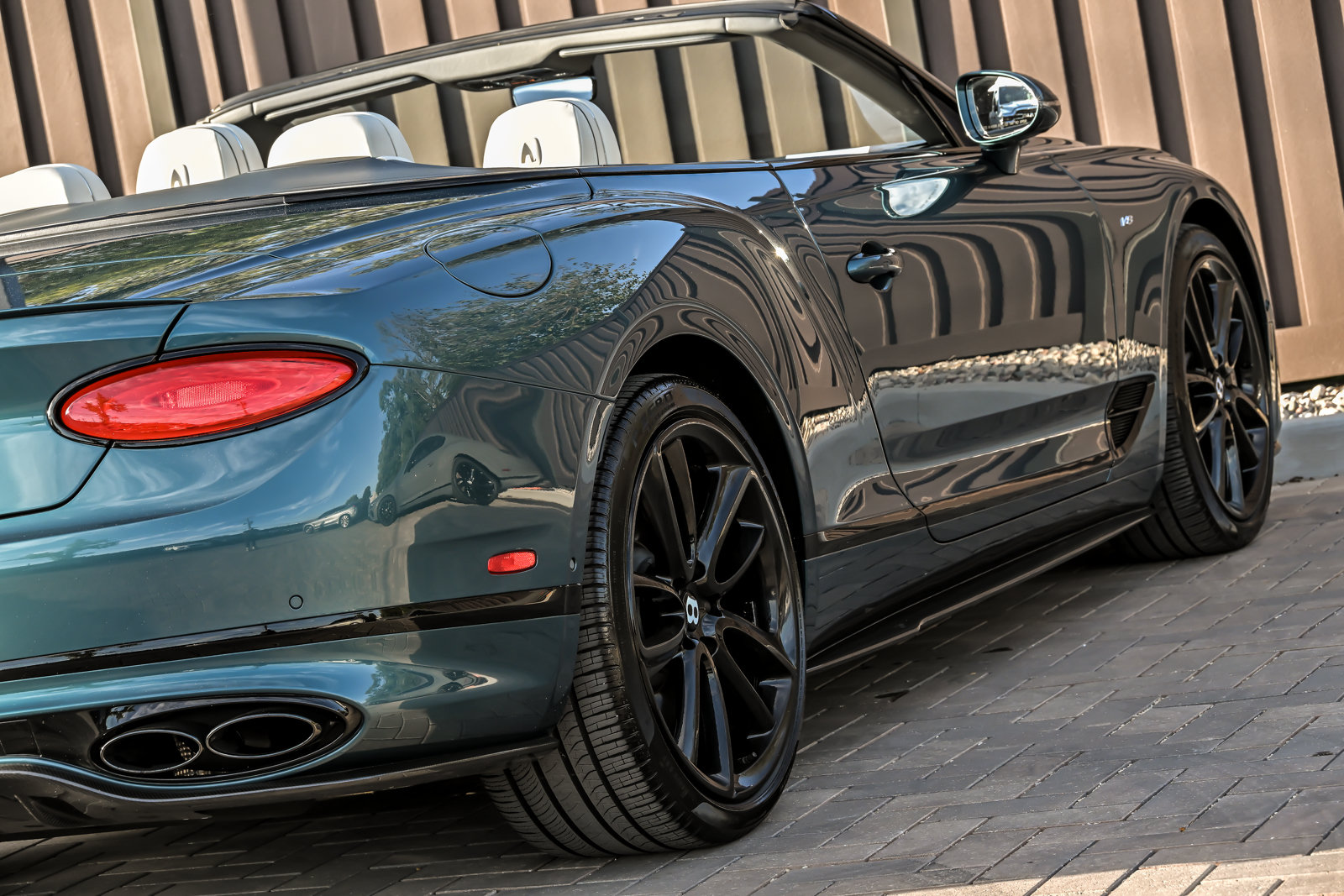Used 2022 Bentley Continental GT AWD/4WD image 17