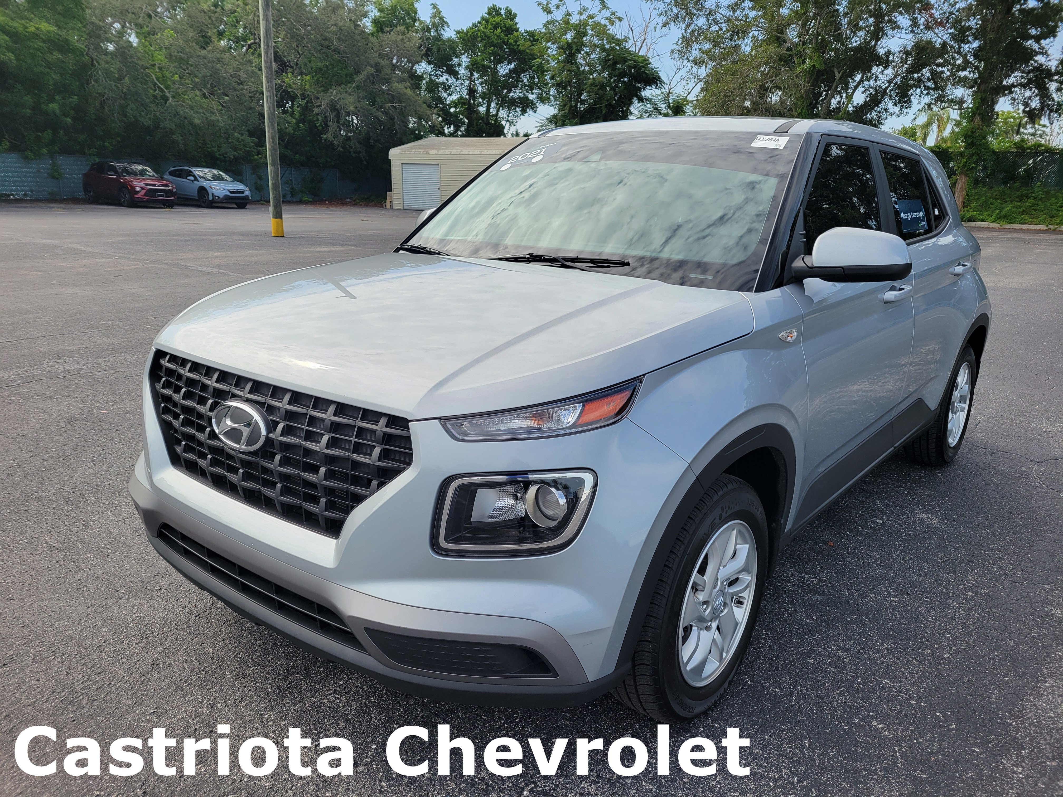 Used 2021 Hyundai Venue SE FWD image 1