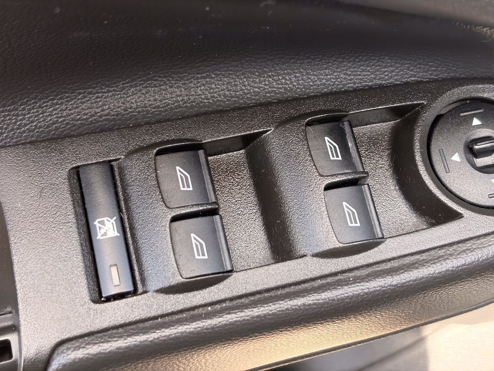 Used 2017 Ford Escape SE FWD image 20
