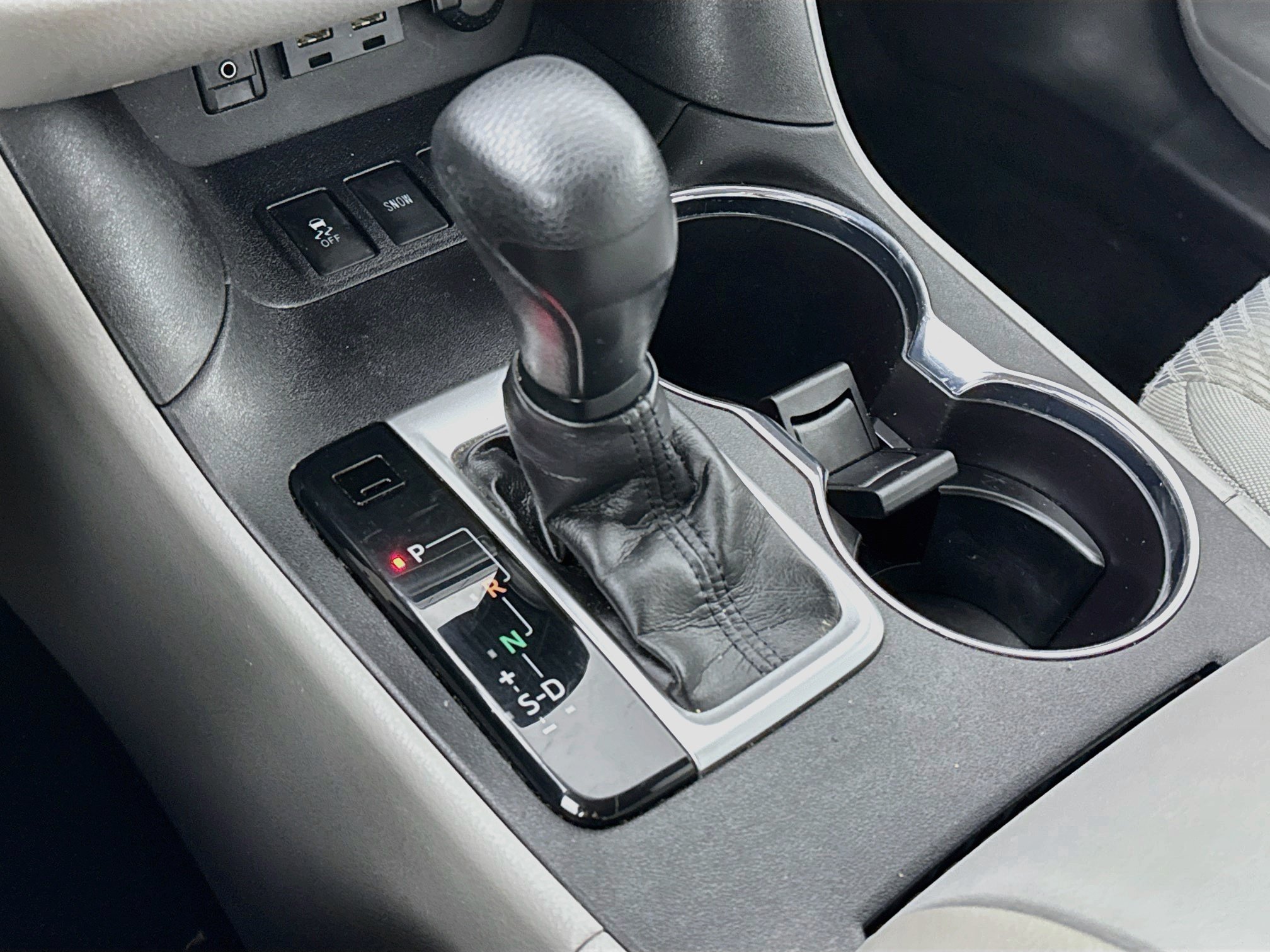 Used 2019 Toyota Highlander LE FWD image 16