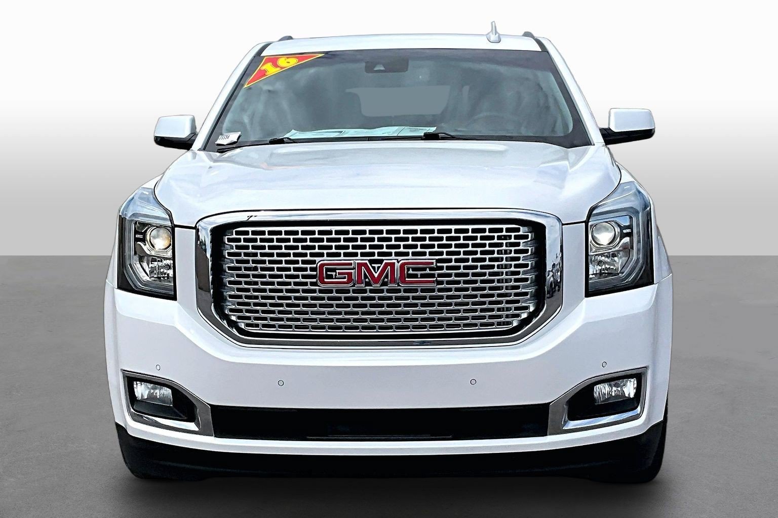 Used 2016 GMC Yukon Denali w/ Open Road Package AWD/4WD image 3
