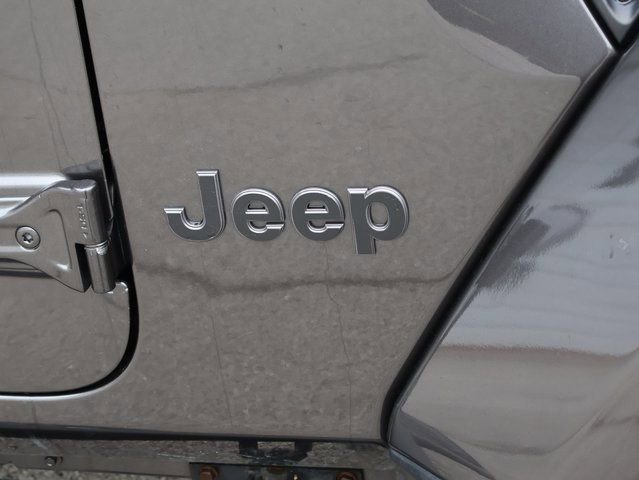 Used 2018 Jeep Wrangler Unlimited Sahara w/ Quick Order Package 24M Moab image 11