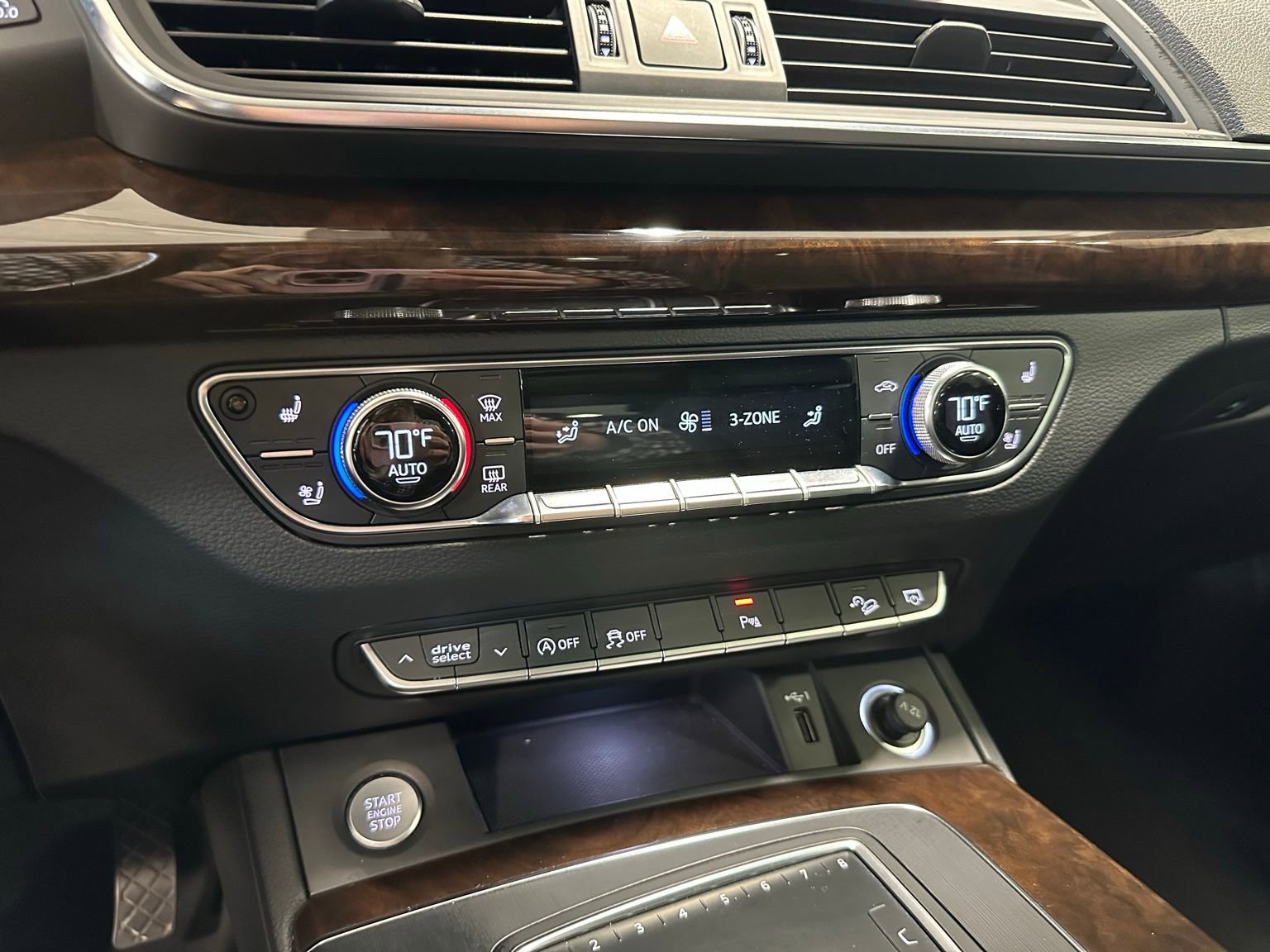 Used 2018 Audi Q5 2.0T Premium Plus w/ Premium Plus Package AWD/4WD image 32