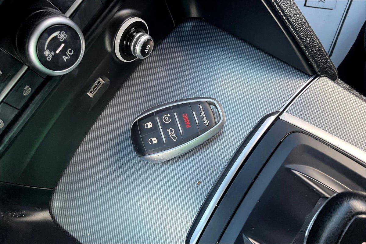 Used 2018 Alfa Romeo Stelvio Ti Sport AWD/4WD image 33