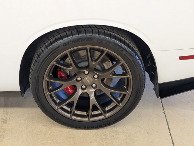 Used 2015 Dodge Challenger SRT Hellcat RWD image 23