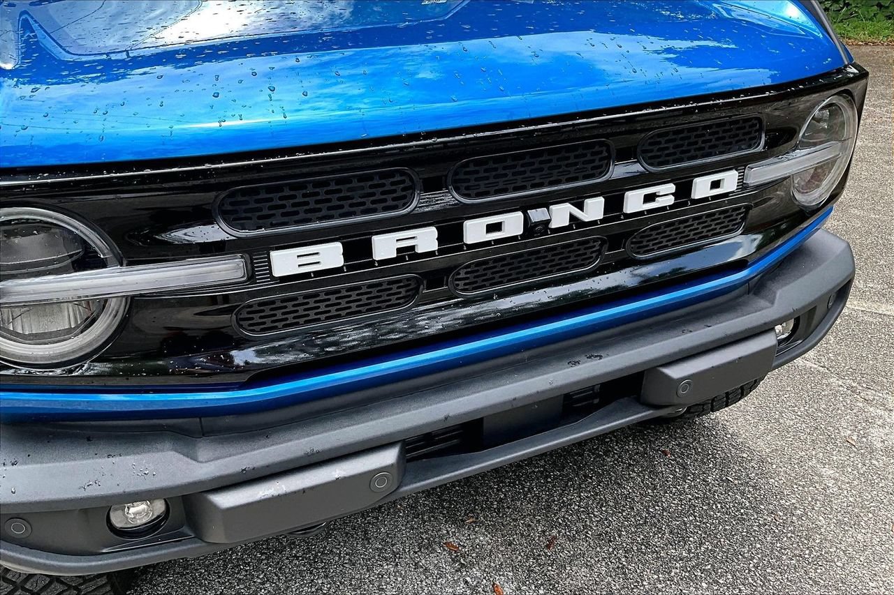 Used 2024 Ford Bronco Outer Banks w/ Sasquatch Package AWD/4WD image 32