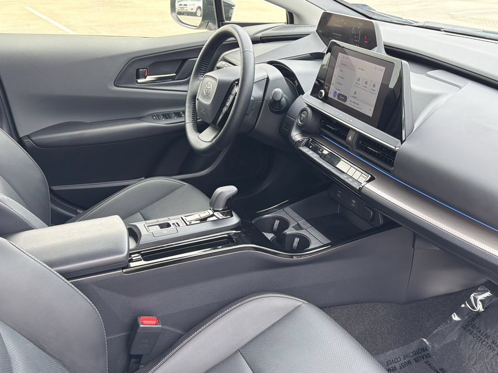 Used 2024 Toyota Prius XLE AWD/4WD image 10