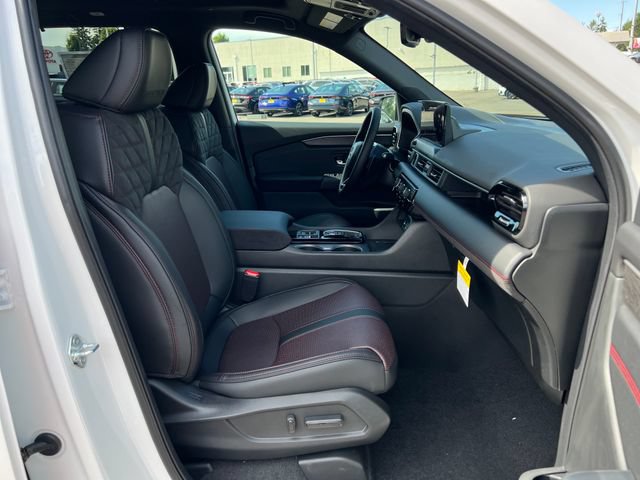 New 2026 Honda Pilot Black Edition image 10
