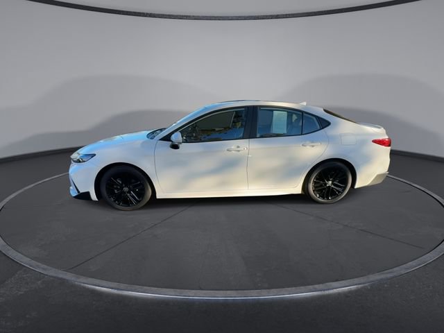 Used 2025 Toyota Camry SE image 9