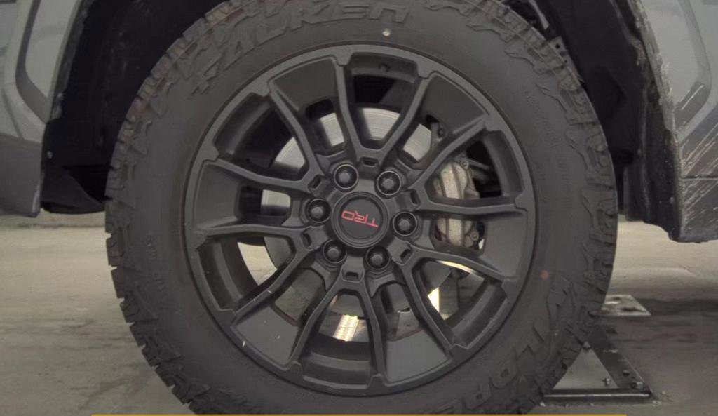 Used 2022 Toyota Tundra Limited AWD/4WD image 9