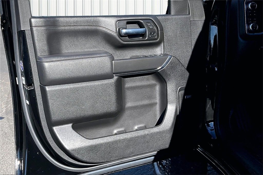 Used 2021 GMC Sierra 2500 AT4 w/ AT4 Premium Plus Package image 17