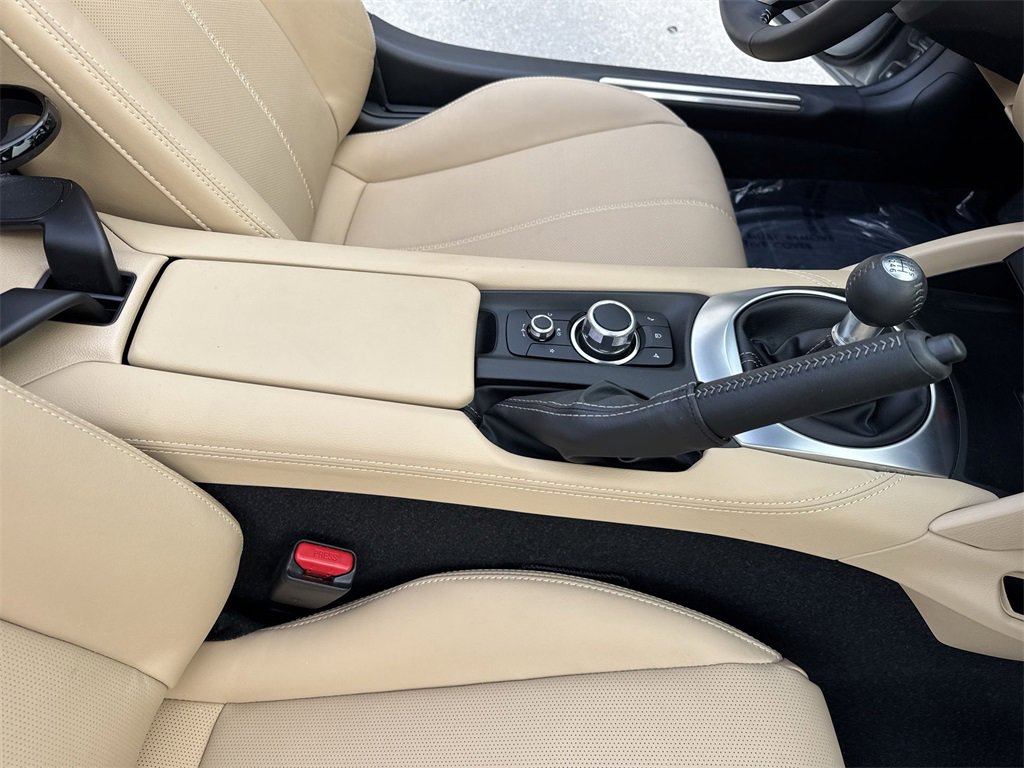Used 2024 MAZDA MX-5 Miata Grand Touring w/ Weather Package image 37