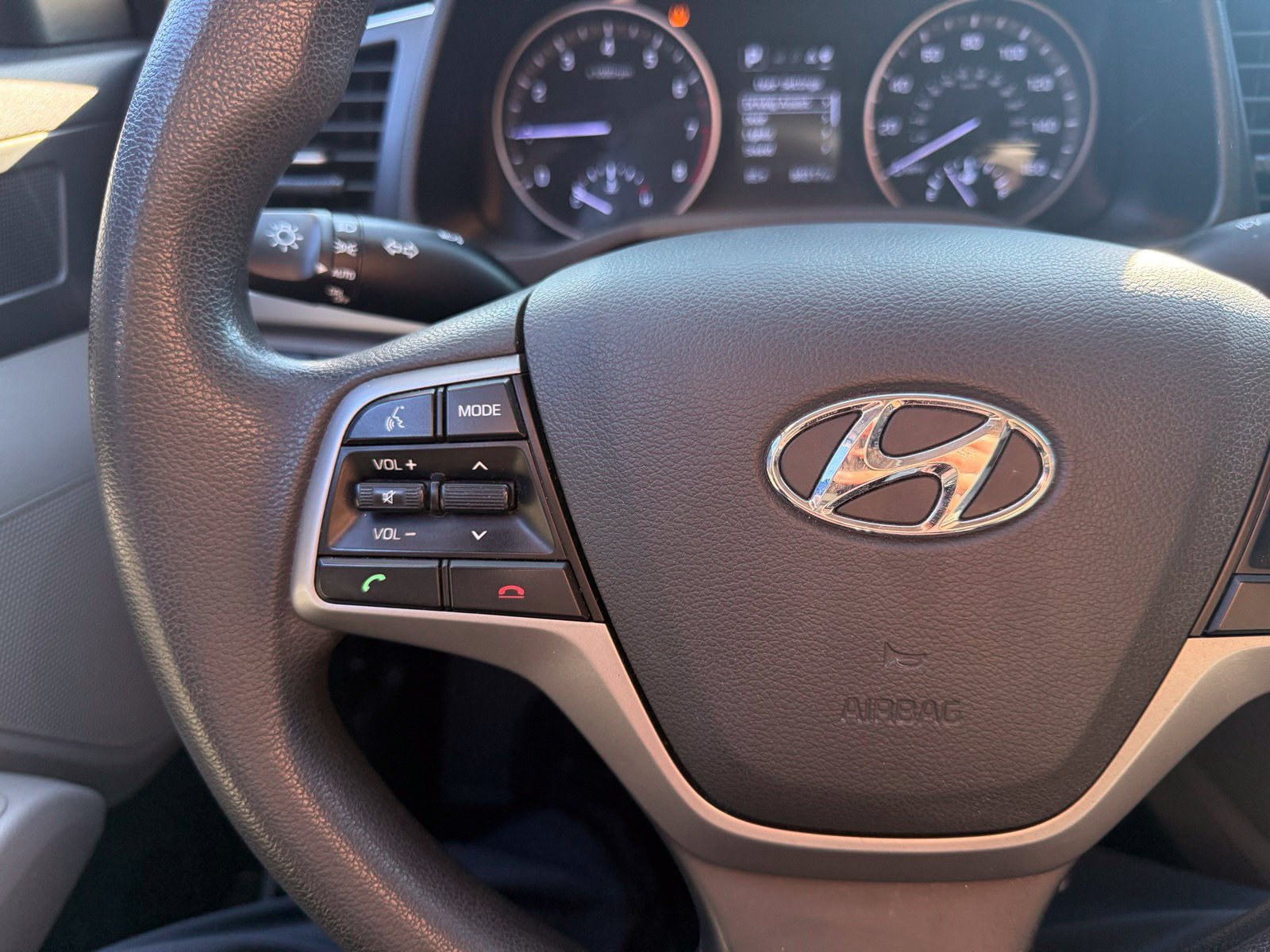 Used 2018 Hyundai Elantra SEL FWD image 18