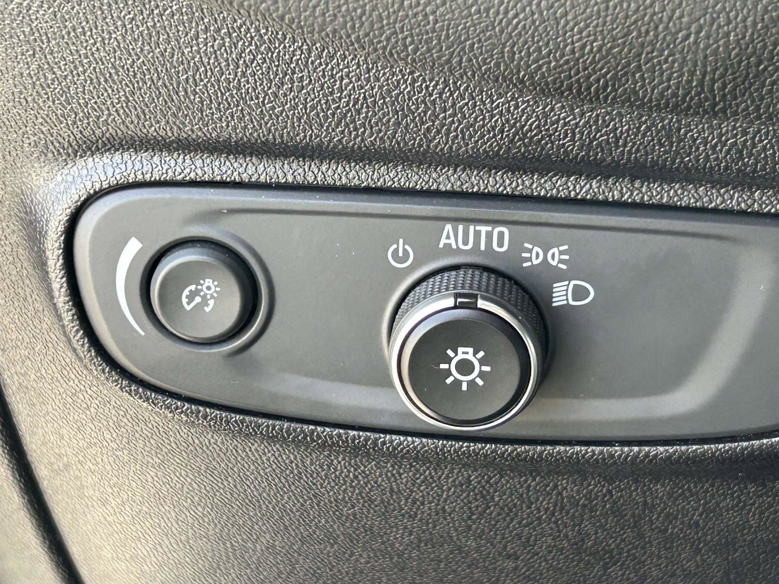 Used 2019 Chevrolet Equinox LT image 20