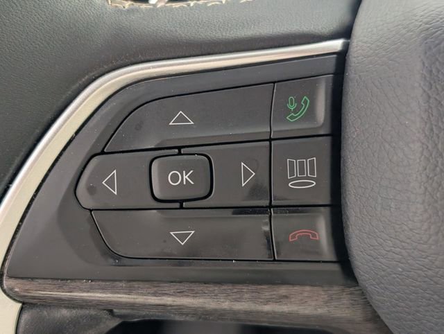 Used 2024 Jeep Grand Cherokee Limited image 16