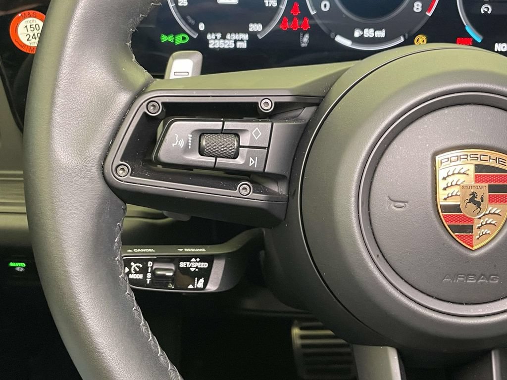 Certified 2025 Porsche Cayenne GTS AWD/4WD image 39