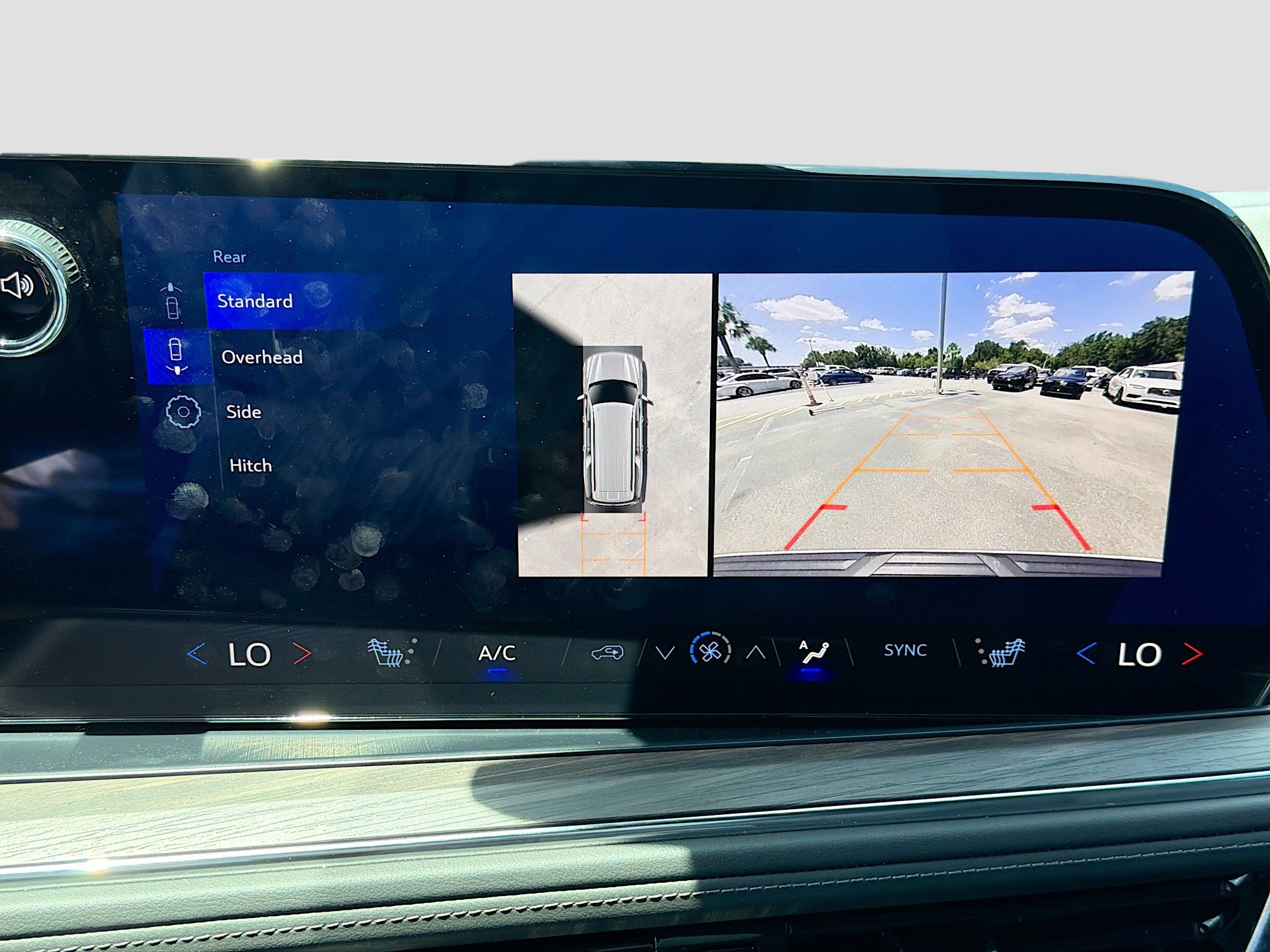 Used 2025 Chevrolet Suburban Z71 AWD/4WD image 32