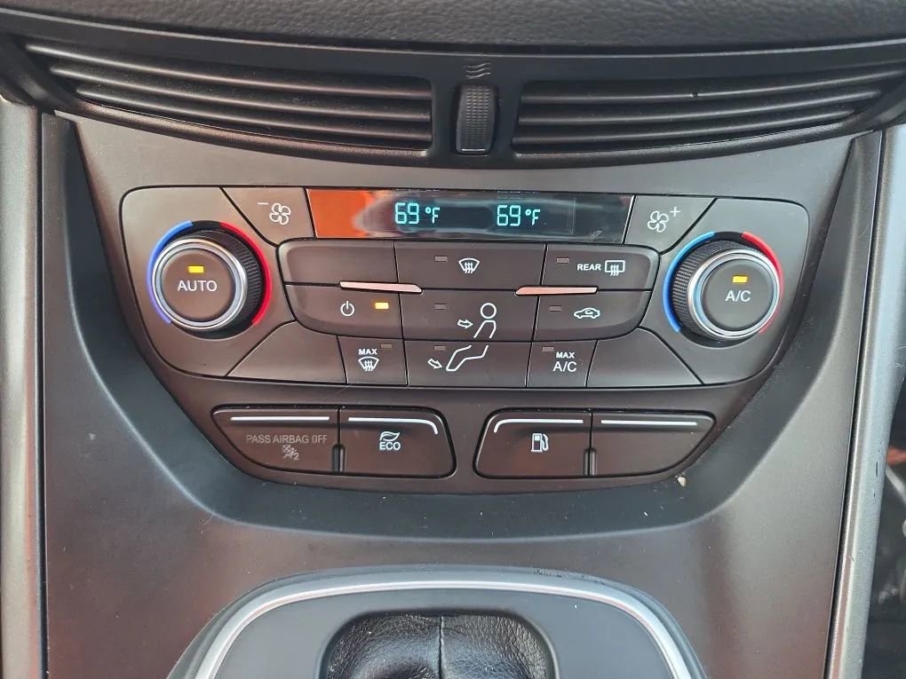 Used 2017 Ford C-MAX SE image 26