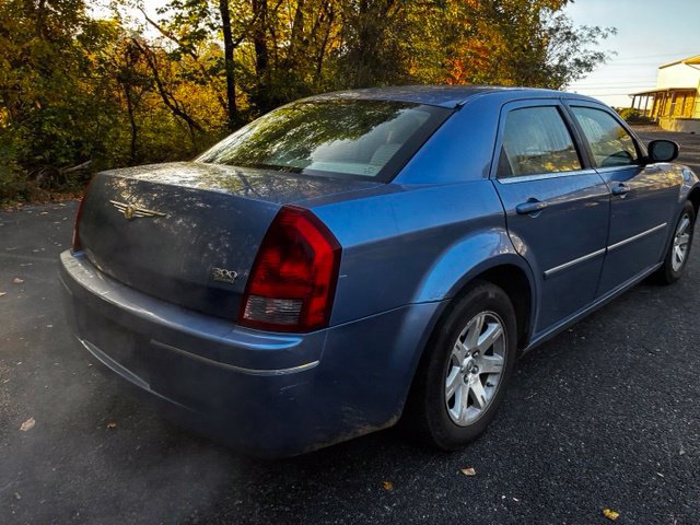 Used 2007 Chrysler 300 Touring w/ Comfort/Convenience Group RWD image 7
