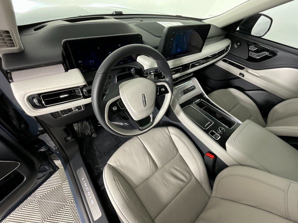 Used 2025 Lincoln Aviator Reserve image 15