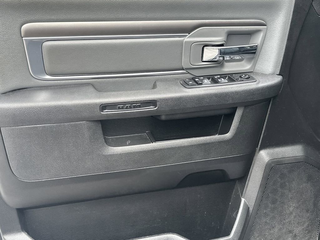 Used 2021 RAM 1500 Classic SLT image 10