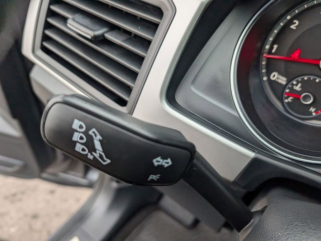 Used 2021 Volkswagen Atlas SE image 28