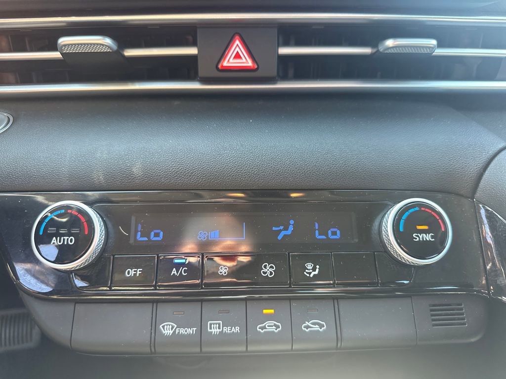 Used 2025 Hyundai Elantra Hybrid FWD image 20