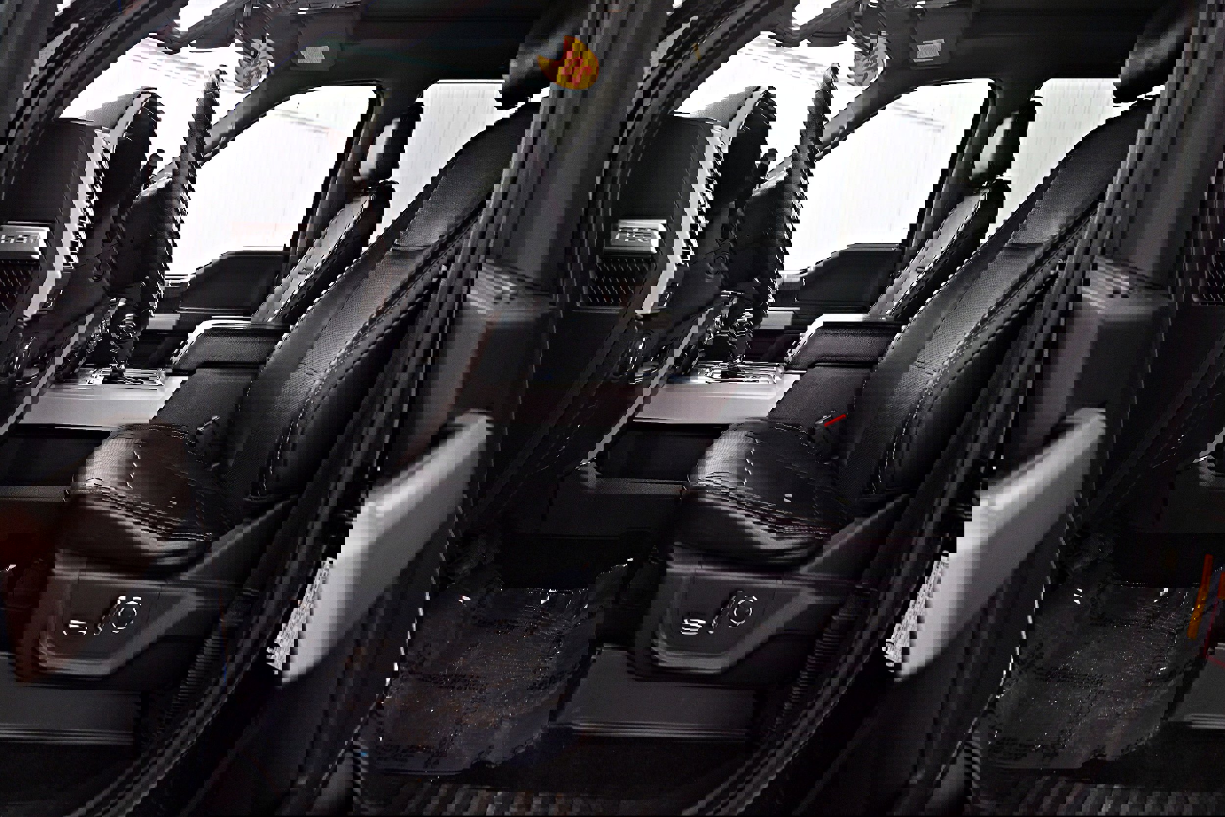 Used 2016 Ford F150 Lariat w/ Equipment Group 502A Luxury image 4