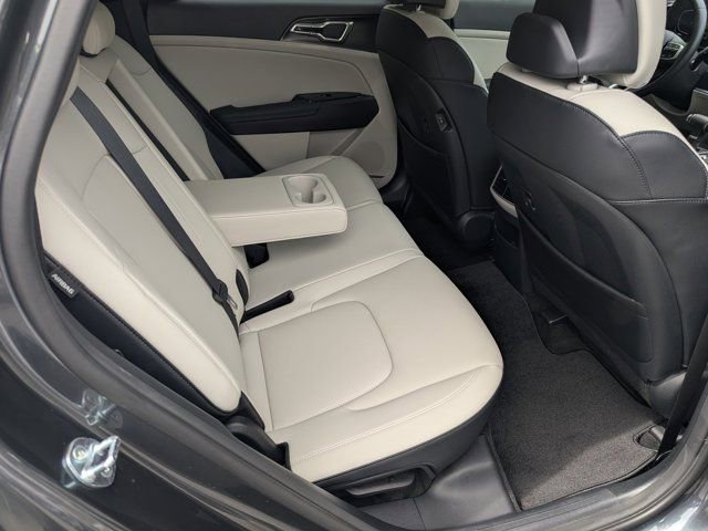 Used 2025 Kia Sportage EX image 14