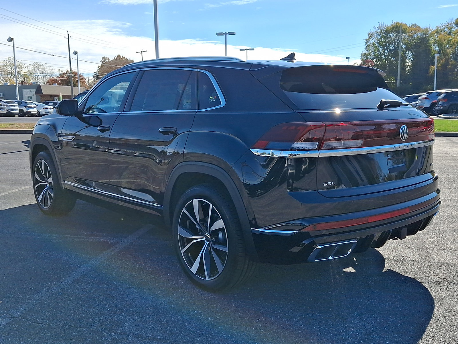 New 2026 Volkswagen Atlas Cross Sport SEL Premium R-Line image 4