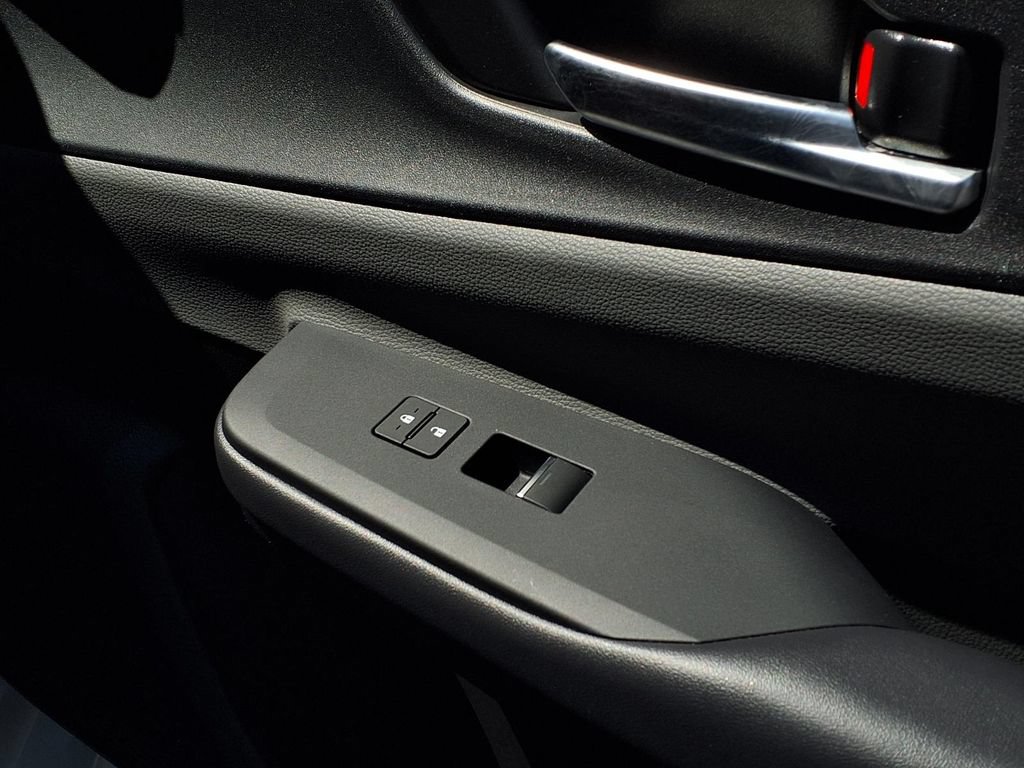 Certified 2026 Toyota Prius XLE FWD image 40