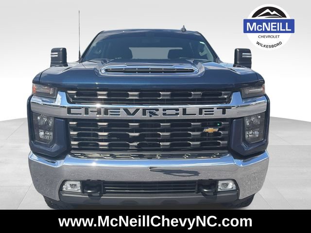Used 2022 Chevrolet Silverado 2500 LT w/ Convenience Package AWD/4WD image 2