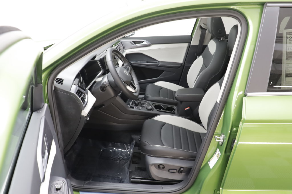 New 2027 Volkswagen Taos SEL AWD/4WD image 7