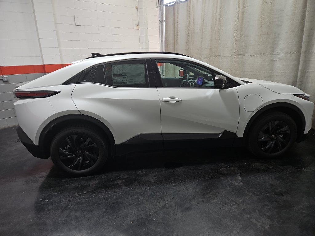 New 2026 Toyota C-HR w/ Cold Weather Package AWD/4WD image 11