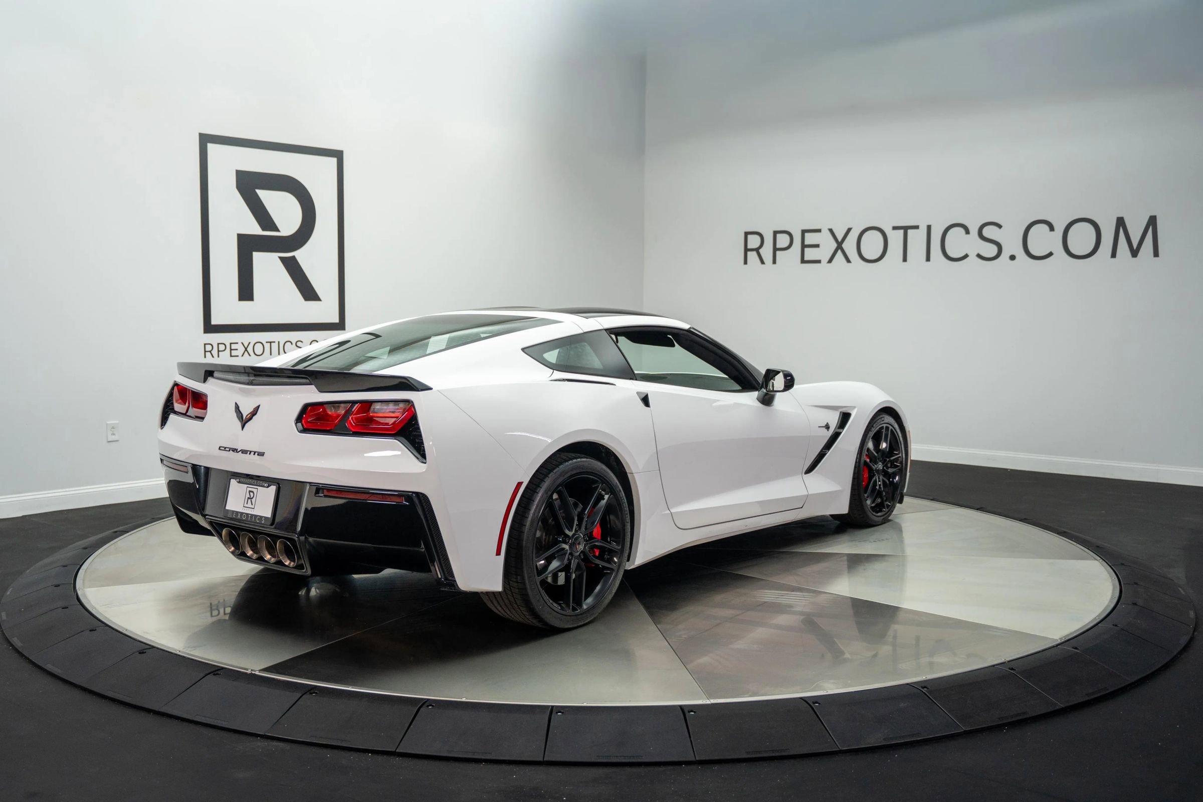 Used 2016 Chevrolet Corvette Stingray Coupe w/ 3LT Preferred Equipment Group image 4