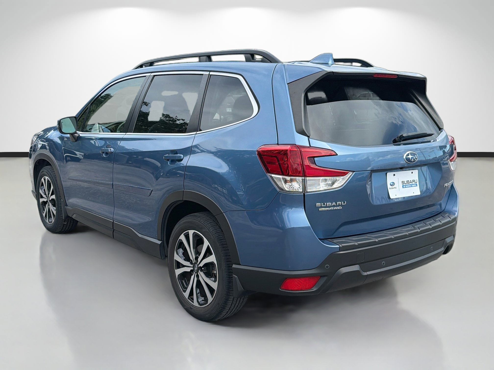 Used 2023 Subaru Forester Limited AWD/4WD image 5
