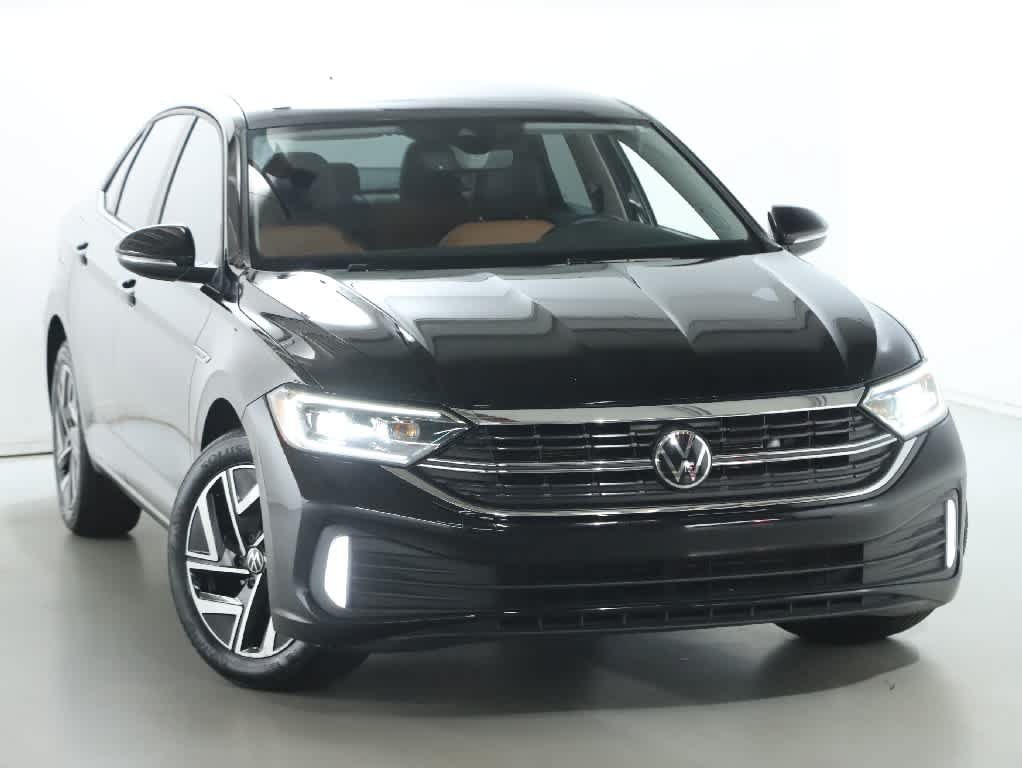 Certified 2024 Volkswagen Jetta SEL FWD image 2