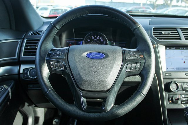 Used 2018 Ford Explorer XLT w/ Equipment Group 202A image 25